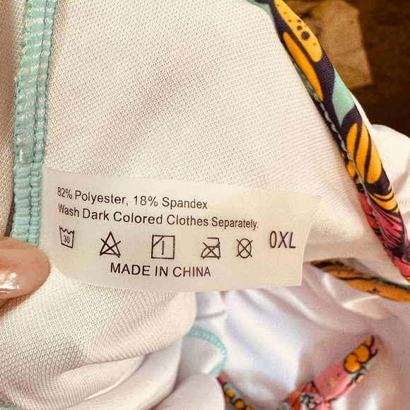 Shein One Piece - Picture 5 of 5